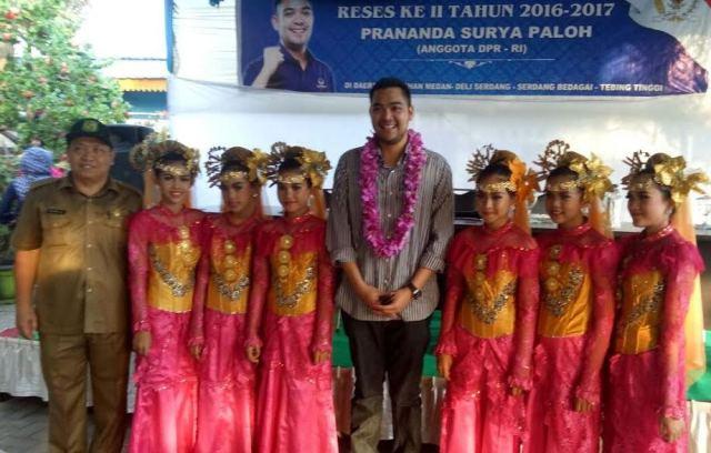 Serap Aspirasi, Prananda Surya Paloh Bantu Warga Sediakan Sarana Olahraga dan Komputer 