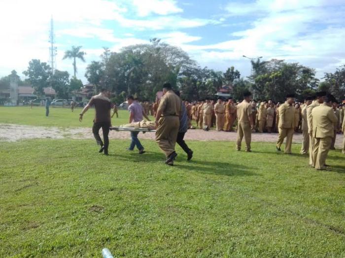 Upacara Pengukuhan dan Pelantikan, Seorang Pejabat Eselon III Ditandu