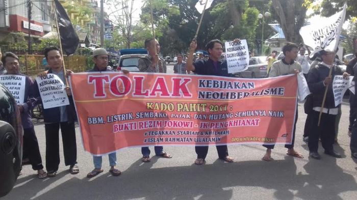 Tolak Kebijakan Pemerintah HTI Kota Binjai Gelar Demo
