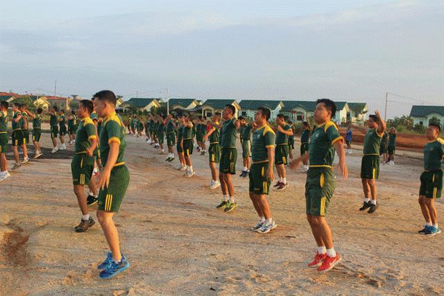 Anggota Makorem 033/WP Melaksanakan Kegiatan Aerobic