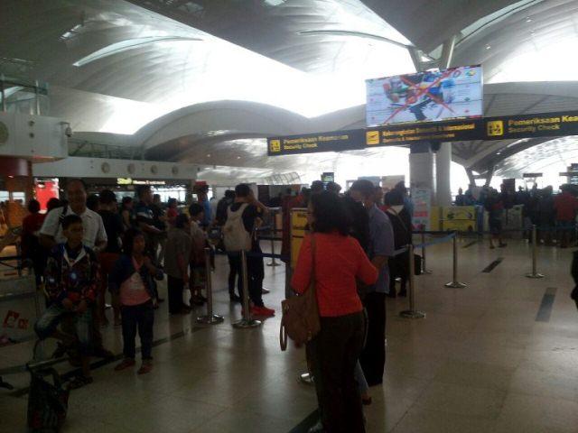Arus Balik, Bandara Kuala Namu Dipadati Penumpang