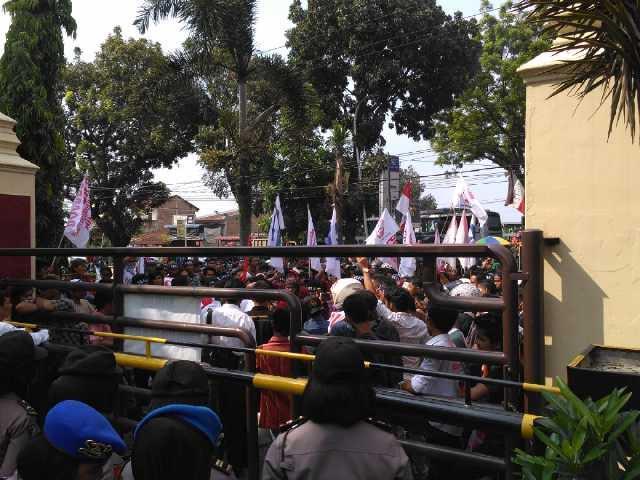 Sengketa Lahan Parkir, PT Sianjur Resort Demo ke Mapolda Sumut