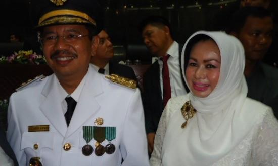 Mengaku Jujur Kembalikan Uang Suap, Gubsu Minta Istrinya Diberi Apresiasi