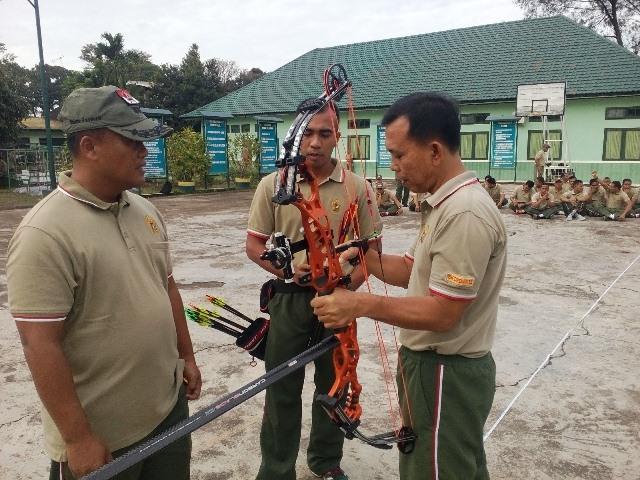 Korem 032/WBR Mengenalkan Olahraga Panahan