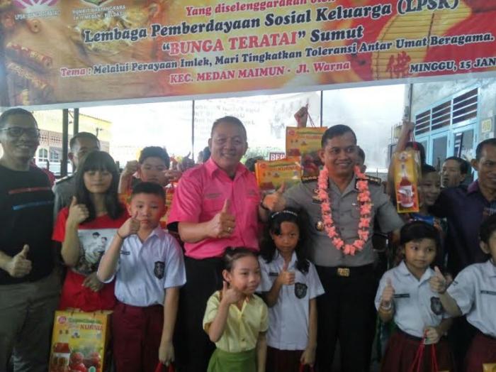 Sambut Imlek, LPSK Bunga Teratai Gelar Baksos Bagikan Sembako
