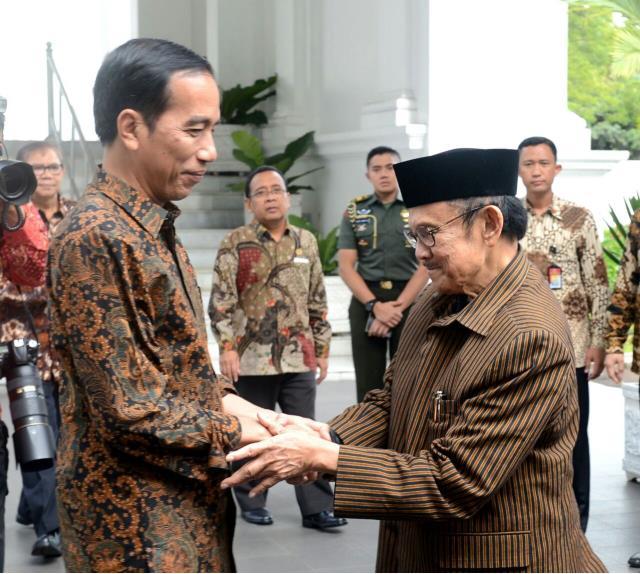 Presiden Jokowi Bertemu Habibie dan Try Sutrisno