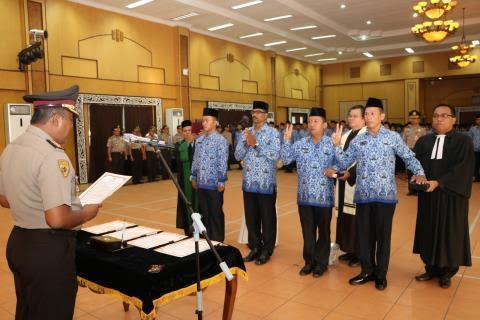 Sebanyak 233 Tenaga Honorer Poldasu Resmi Jadi PNS