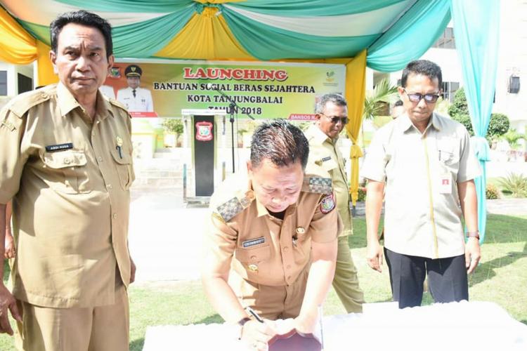 Wakil Walikota Launching Pendistribusian Bansos Rastra Kota Tanjungbalai Tahun 2018