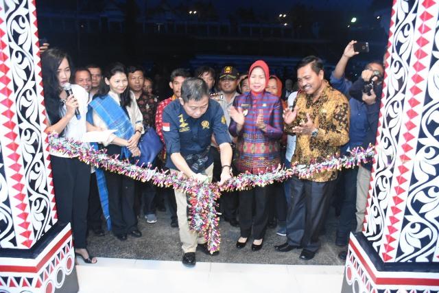 Wagubsu dan Menteri ESDM Resmikan Pusat Informasi Geopark Nasional Kaldera Toba 