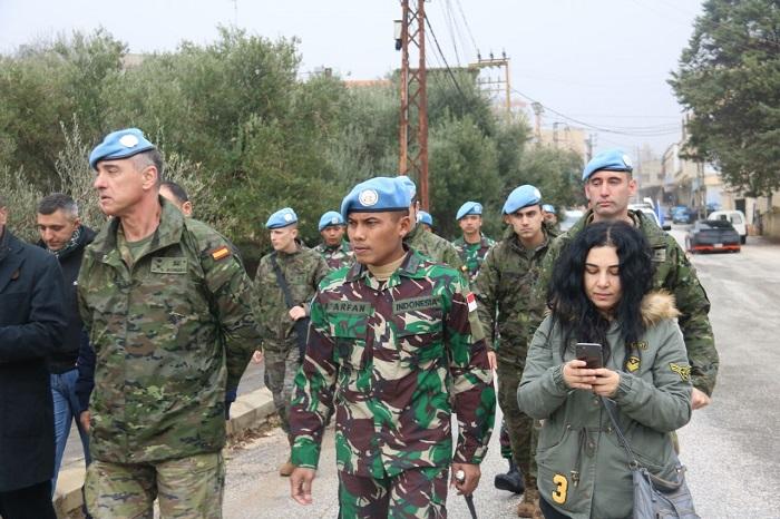 Dansatgas Indobatt Dampingi Dansektor Timur Unifil Kunjungi Street Market