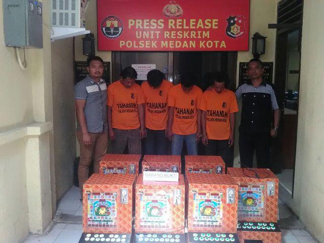Kampung Aur Digerebek, Empat Pelaku Judi Dingdong Ditangkap Polisi