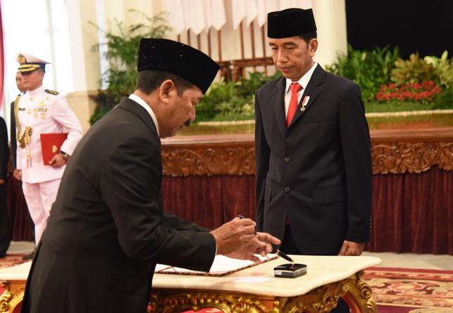 Presiden Jokowi Lantik Djoko Setiadi Sebagai Kepala Badan Siber dan Sandi Negara
