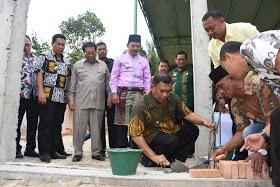 Bupati Letakkan Batu Pertama Pembangunan Kantor Desa Tanjung Morawa B