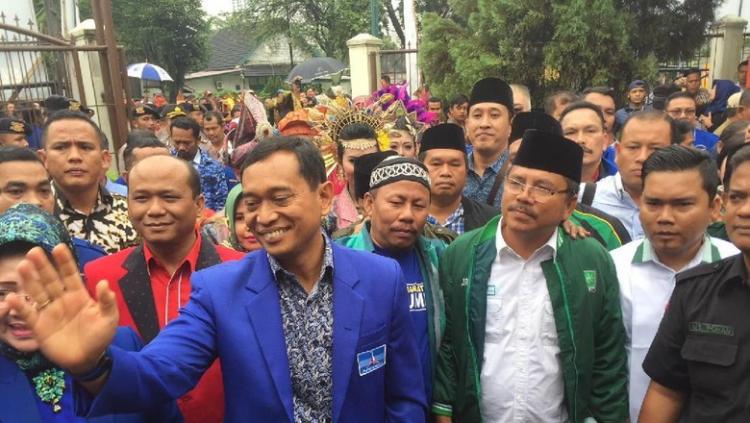 Diusung Demokrat, PKB dan PKPI, JR Saragih dan Ance Selian Daftar ke KPU Sumut