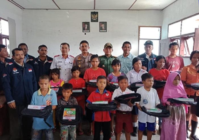 Danramil 10/BLB Sambangi dan Berikan Bantuan ke Anak Yatim di Hatonduhan