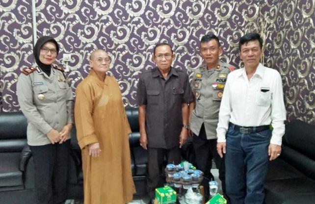 Jelang Imlek, Kapolsek Medan Timur Rakor Bersama Pengurus Vihara 