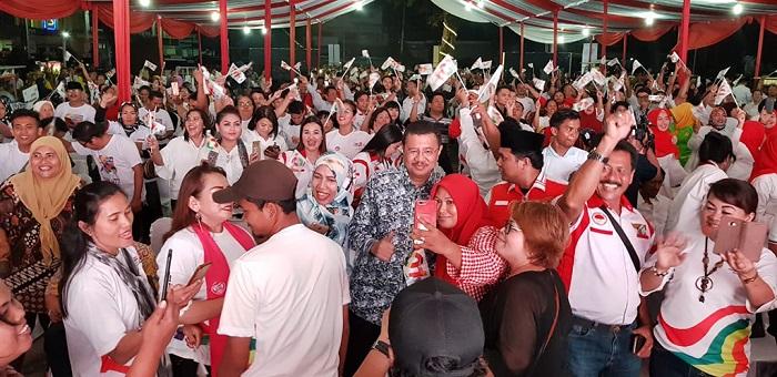Tengku Erry dan Relawan Jokowi, Meriahkan Nobar Debat Capres-Cawapres