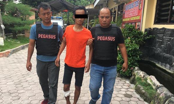 Dilaporkan Seorang Mahasiswi, Pencuri Ini Ditembak Kakinya oleh Personel Polsek Medan Barat