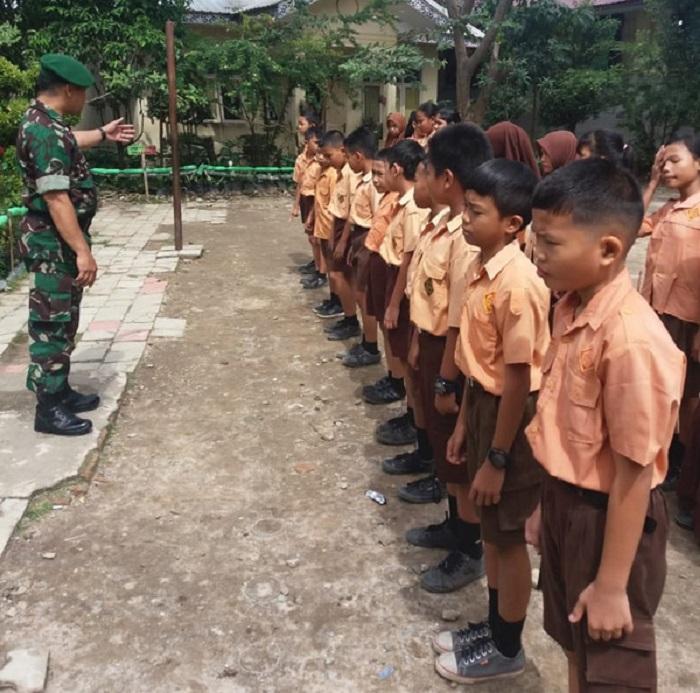 Koramil 03/SS Beri Pembinaan ke Siswa SD Negeri 01 Pematang Siantar