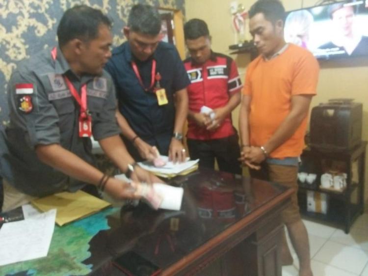 Peras Belasan Kepala Sekolah SD, Anggota LSM Ini Terjaring OTT