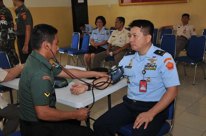 Ratusan Prajurit dan PNS TNI Donorkan Darah bersama PMI Sukabumi