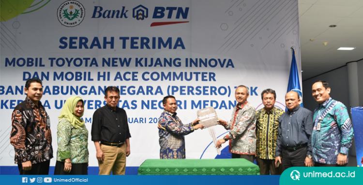 Lakukan Kerjasama dengan Unimed, Bank BTN Serahkan 2 Unit Mobil