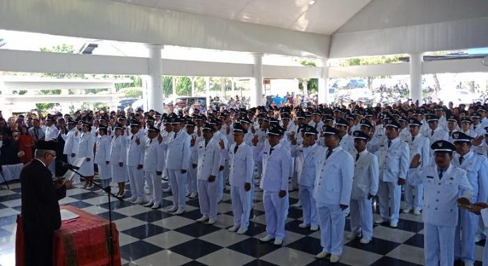Ambil Sumpah 103 Kepala Desa, Bupati Tobasa: Jabatan adalah Pengabdian Bukan Menonjolkan Kekuasaan