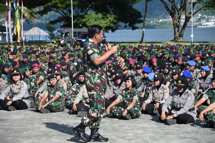 Panglima TNI dan Kapolri Apel Bersama 2900 Prajurit TNI Polri di Maluku