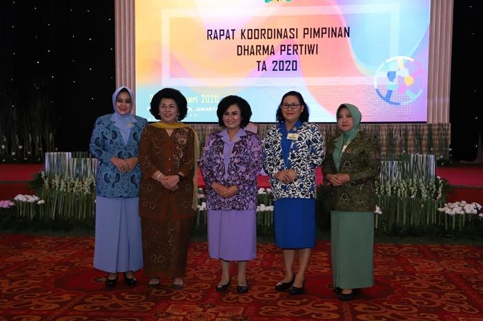 Nanny Hadi Tjahjanto Tutup Rakor Dharma Pertiwi