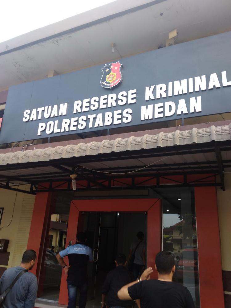 Tiga Orang Terduga Pelaku Pembunuhan Hakim PN Medan Resmi Ditahan di Mapolrestabes Medan 