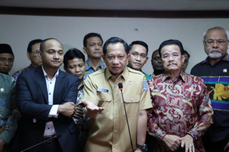 Mendagri Minta Semua Daerah Buka Posko Monitor Cuaca dan Siapkan Rencana Kontigensi