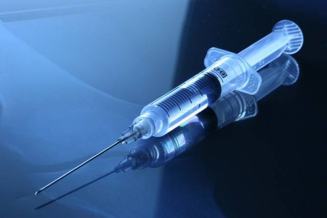 Dokter Dirga Berbagi Tips Seputar Jenis Vaksin untuk Persiapan Menikah dan Pelaku Perjalanan