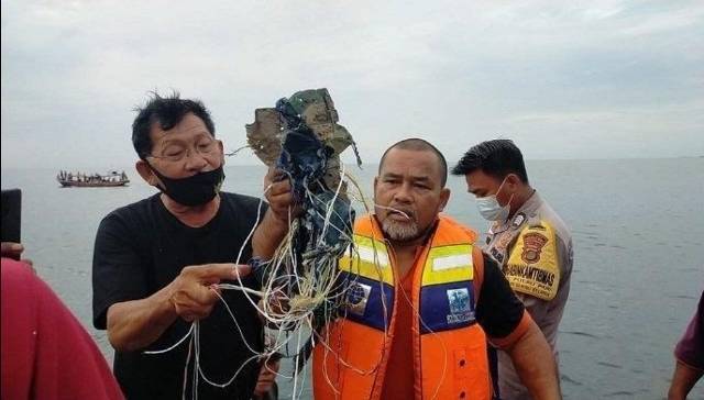 TNI Kerahkan Personel dan Alutsista dalam Pencarian Pesawat Sriwijaya Air SJ-182
