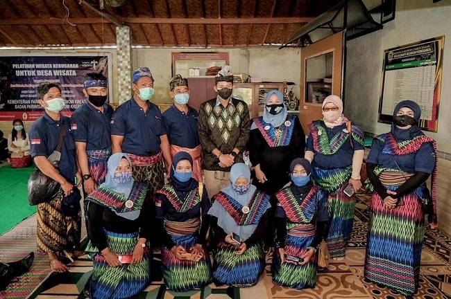 Jelang MotoGp di Indonesia, Menparekraf Dorong Daya Tarik Desa Wisata Bilebante Lombok Diperkuat