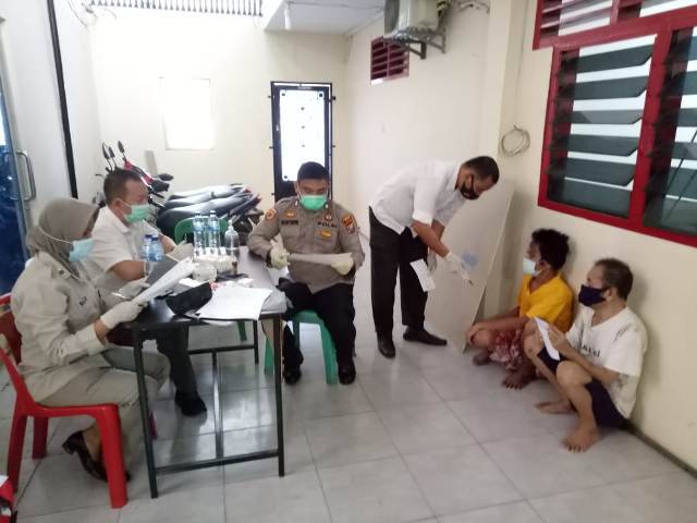 Polsek Medan Baru Cek Kondisi Kesehatan Tahanan, Antisipasi Covid-19