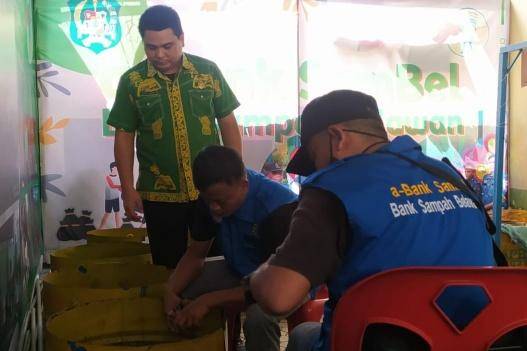Dorong Kecamatan Berinovasi Tangani Kebersihan, Abank Sambel Atasi Sampah di Belawan