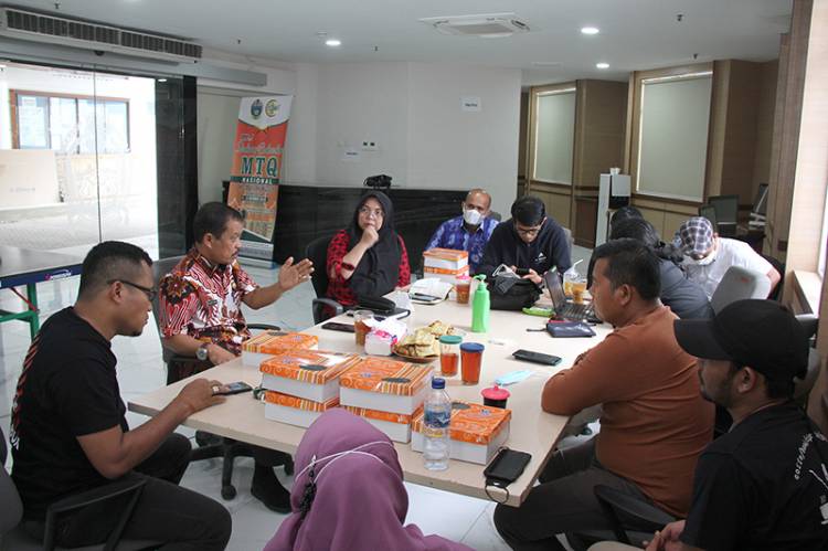 Plt Kadis Kominfo Sumut Kaiman Turnip Silaturahmi dengan Wartawan Unit Pemprov Sumut