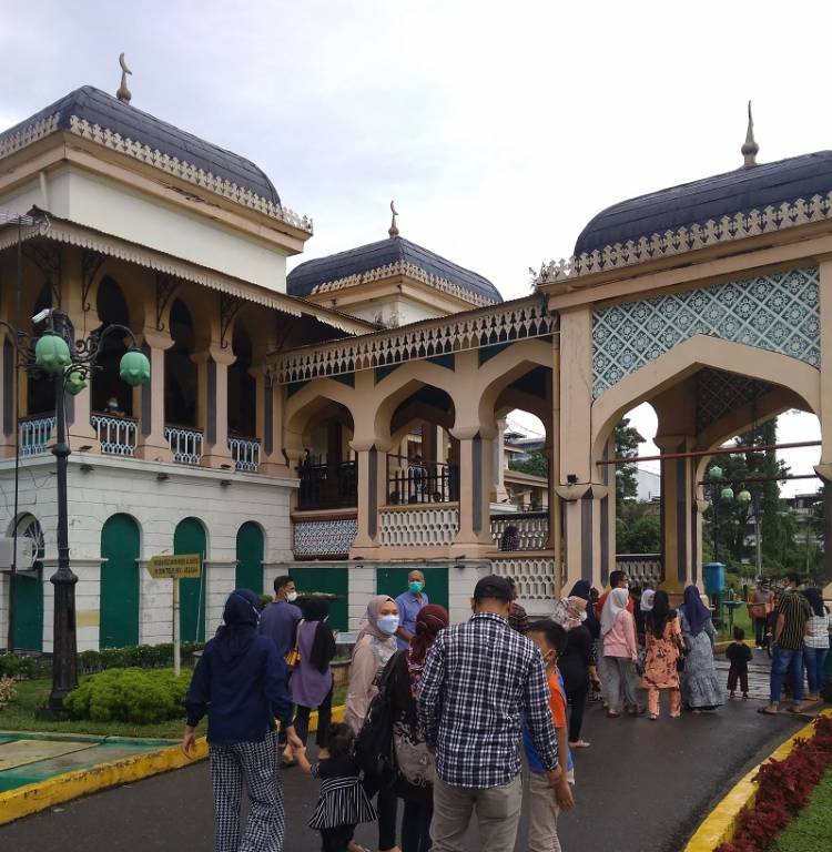 Istana Maimun Masih Jadi Primadona Wisata Sejarah di Medan, Tiket Murah Pikat Wisatawan Domestik