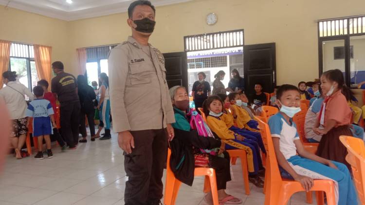 Bentuk Kepedulian Terhadap Anak Sekolah, Polres Toba Jemput Pelajar Ikut Vaksinasi Presisi Serentak  