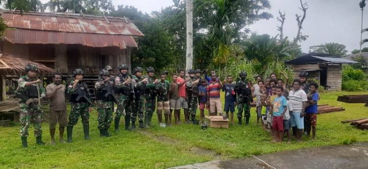 Satgas Kodim Yalimo Yonif RK 751/VJS Temui Tokoh Pemuda di Kampung Trimuris Papua