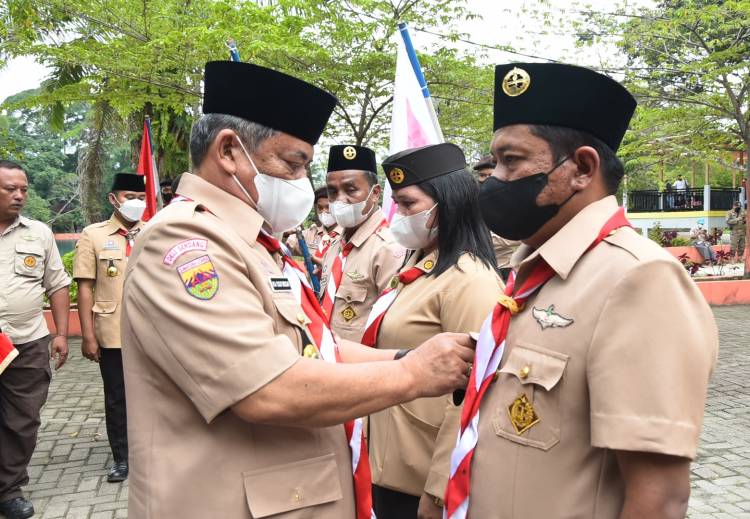 Wabup Lantik Pengurus Mabiran serta Kwarran Gerakan Pramuka STM Hulu dan Bangun Purba