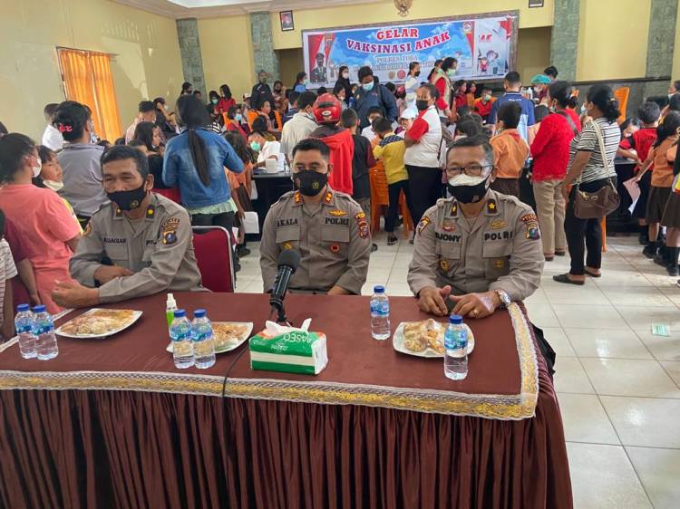 Polres Toba Vaksinasi Serentak Kepada Anak Usia 6 - 11 Tahun