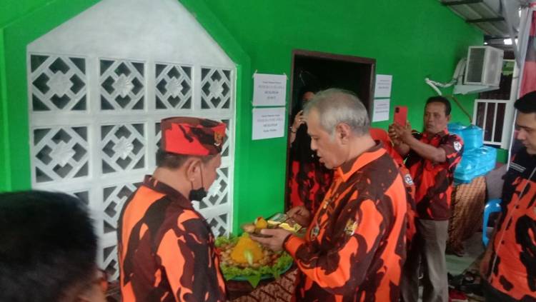Kodrat Shah Ketua MPW Pemuda Pancasila Sumut Resmikan Mushola Al-Ikhlas PAC PP Medan Area