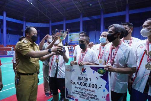 Wakil Wali Kota Medan Tutup Turnamen Badminton PUD Pasar Berkolaborasi