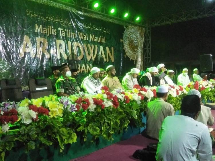 Danrem 082/CPYJ Sholawat Bareng Tokoh Agama di Tuban