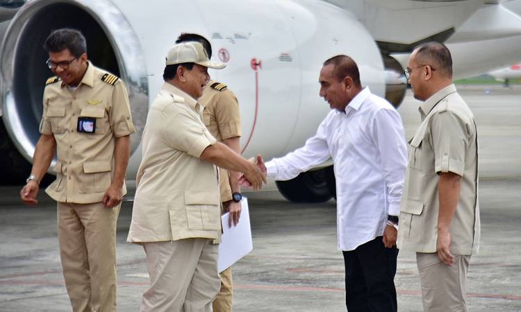 Edy Rahmayadi Sambut Kedatangan Prabowo di Bandara Internasional Kualanamu