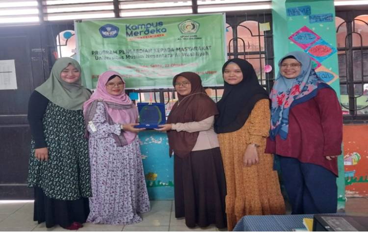 Ajarkan Guru Membuat Laporan Keuangan Sederhana, Dosen UMN Perkenalkan Aplikasi &ldquo;Buku Warung&rdquo;
