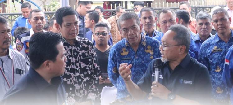 Menteri Perdagangan dan Menteri BUMN Kunjungi Workshop Kelompok Rambutan Binjai