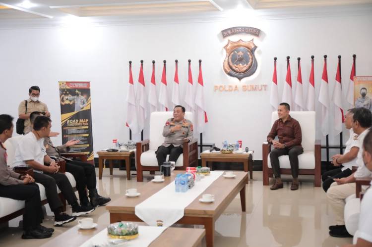 Polda Sumut Imbau Masyarakat Tak Buang Sampah ke Danau Toba