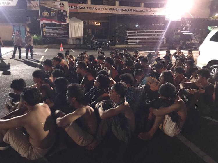 Sat Samapta Polrestabes Medan Bubarkan Aksi Tawuran Mahasiswa Nomensen